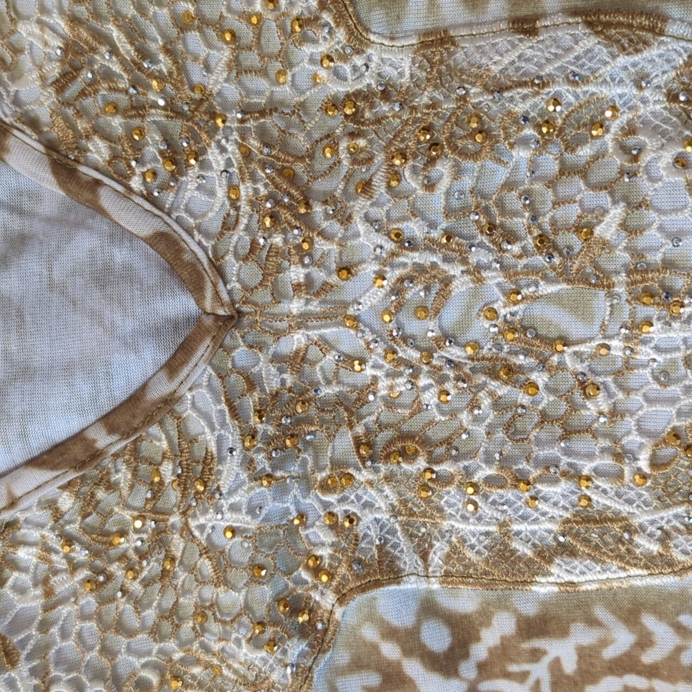 A beaded tie die patterned top - Picture 4 of 4